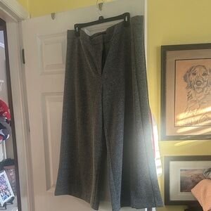 Ann Taylor Black and White Textured capri Pants